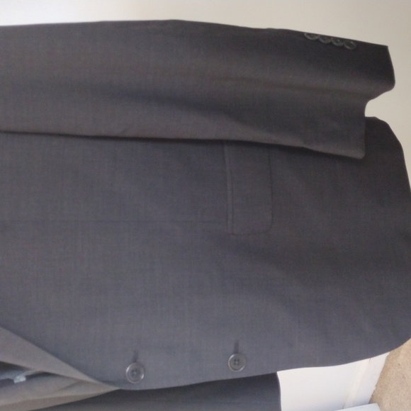 Brooks Brothers - Picture 3 of 8